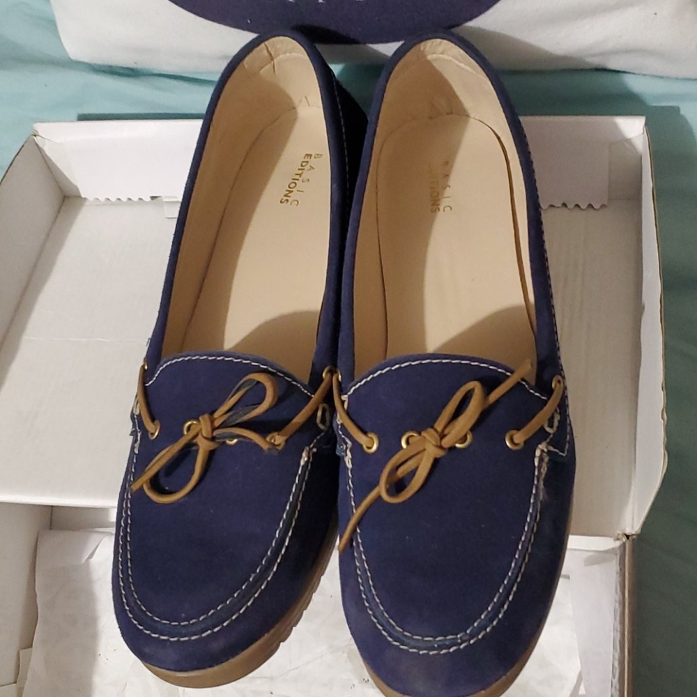 Basic Editions Shoes - Picture 2 of 7